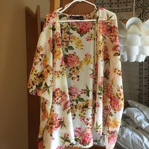 Floral fashion kimono